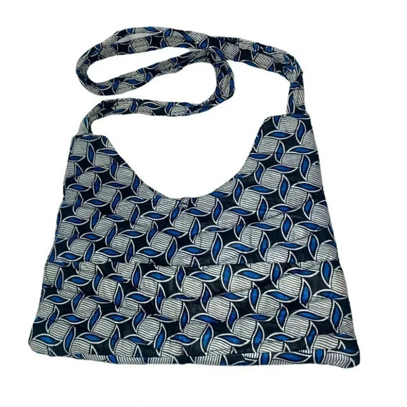 Quilted blue black white boho print large lightweight crossbody - Picture 2 of 7